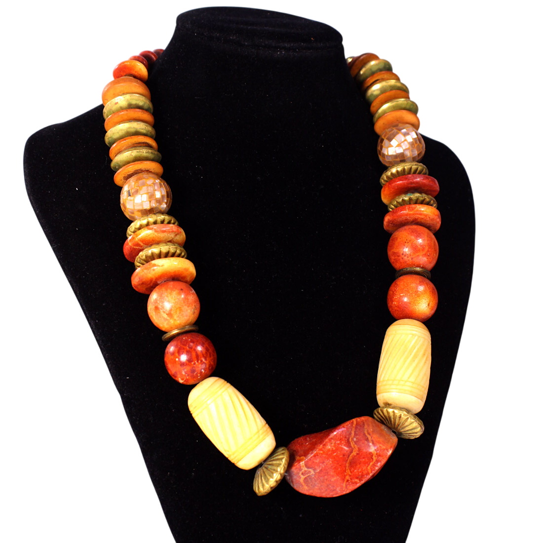 Collier corail éponge pomme Bon état -  reconditionné disponible sur Label Emmaüs
